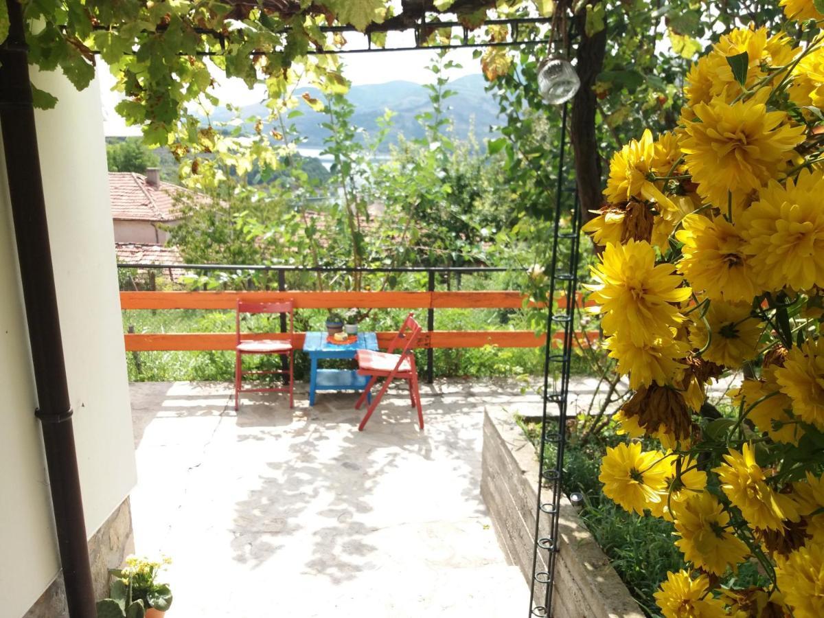 Mihaela Lake Retreat Yuvalar Exterior foto